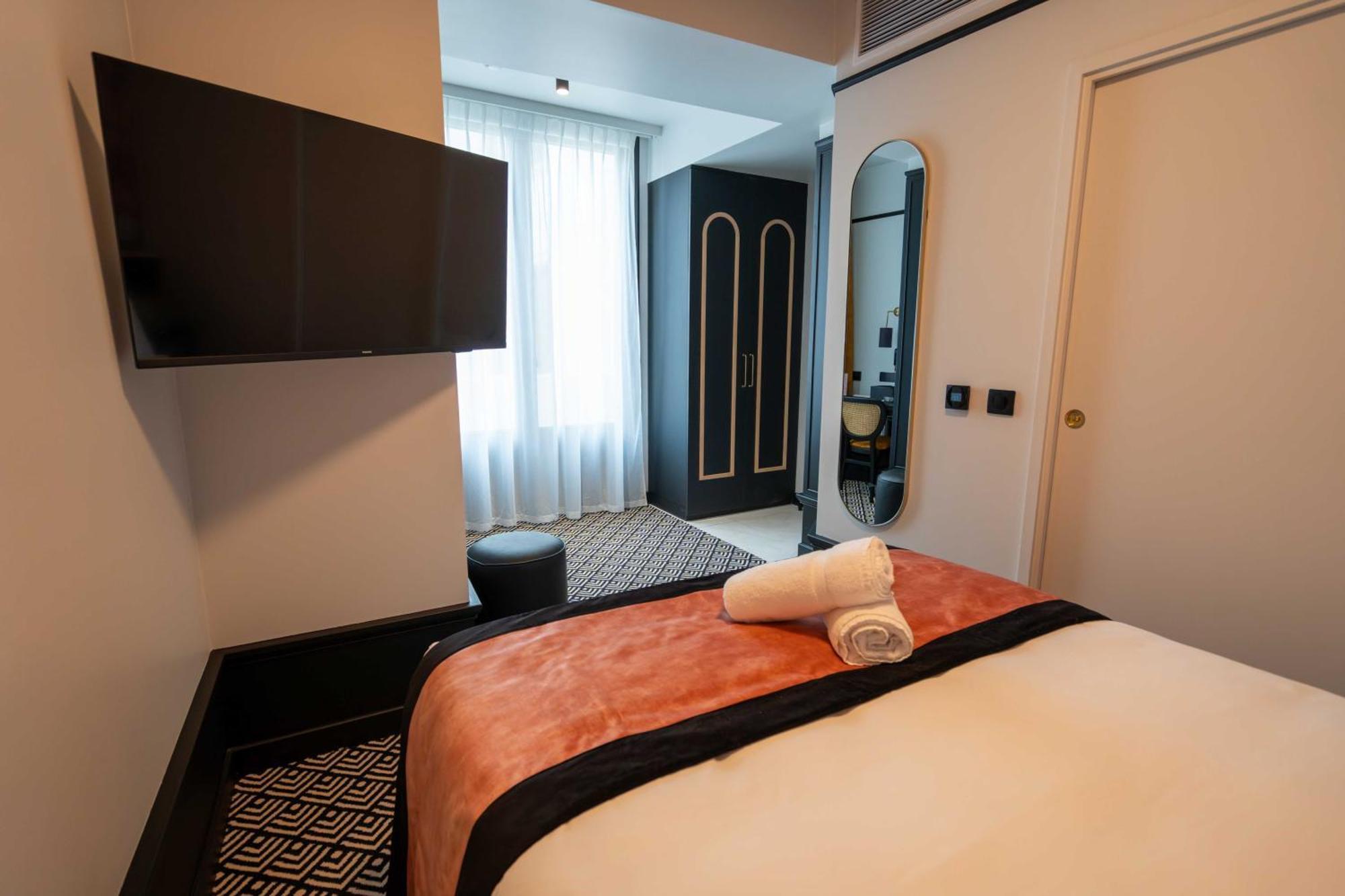 Hotel Et Restaurant Le Regina Le Puy-en-Velay Dış mekan fotoğraf