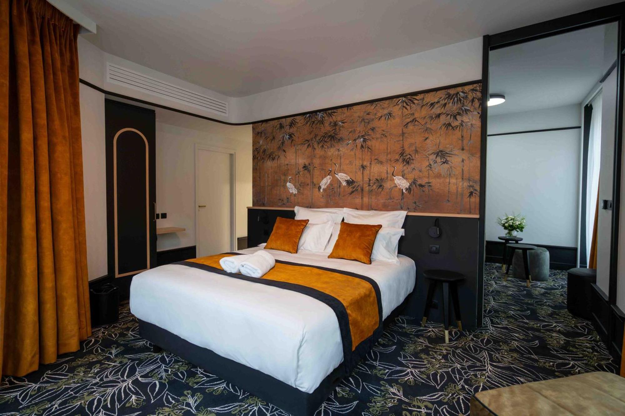 Hotel Et Restaurant Le Regina Le Puy-en-Velay Dış mekan fotoğraf
